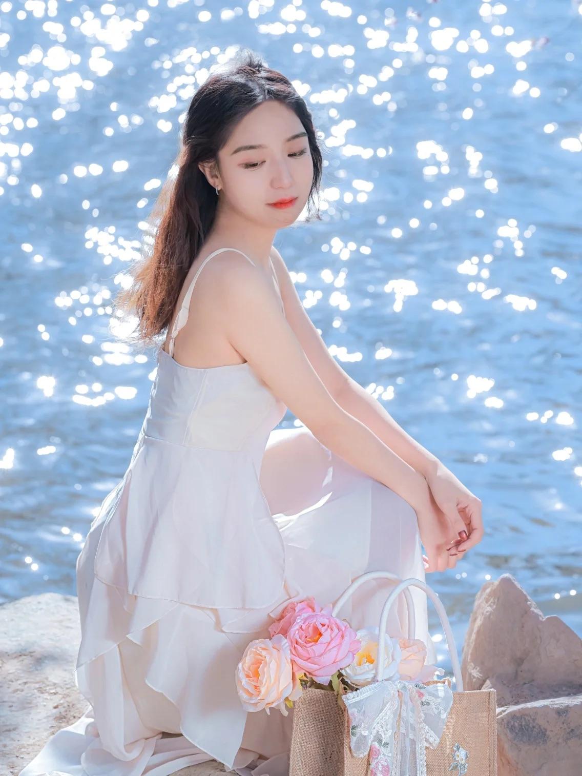 到海边拍人像照,姿势技巧学起来,拍出美美的海边人像很简单