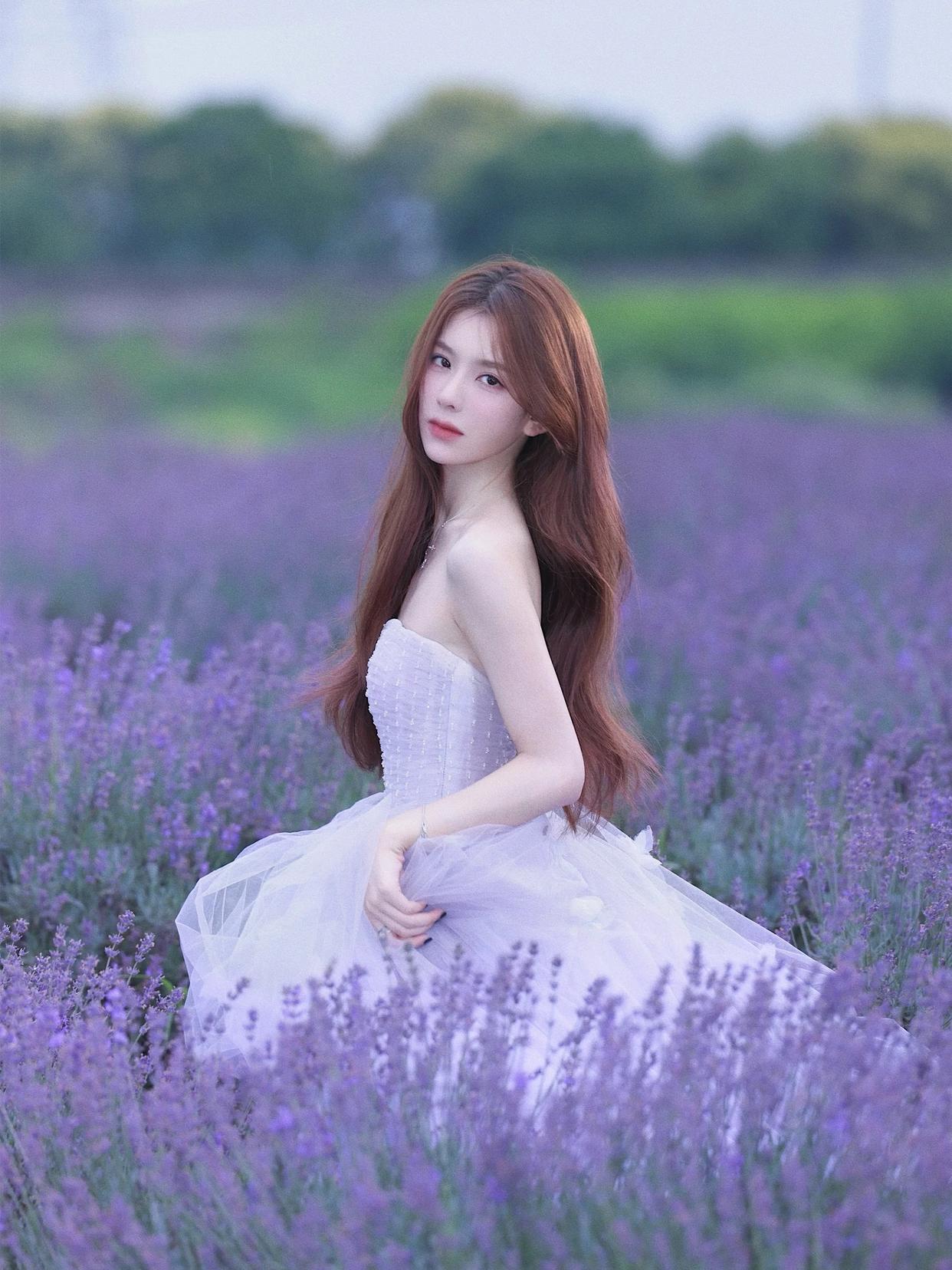 与夏天的花海合影,这份拍摄攻略要收好,拍照人美花也美