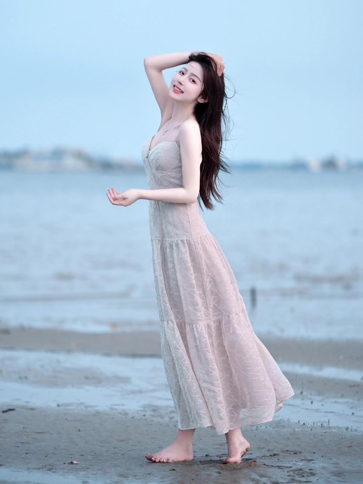 到海边拍人像照,姿势技巧学起来,拍出美美的海边人像很简单