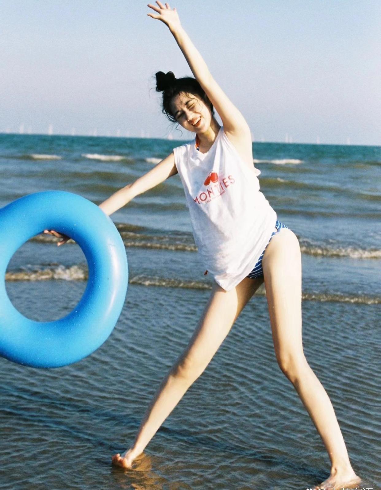 到海边拍人像照,姿势技巧学起来,拍出美美的海边人像很简单