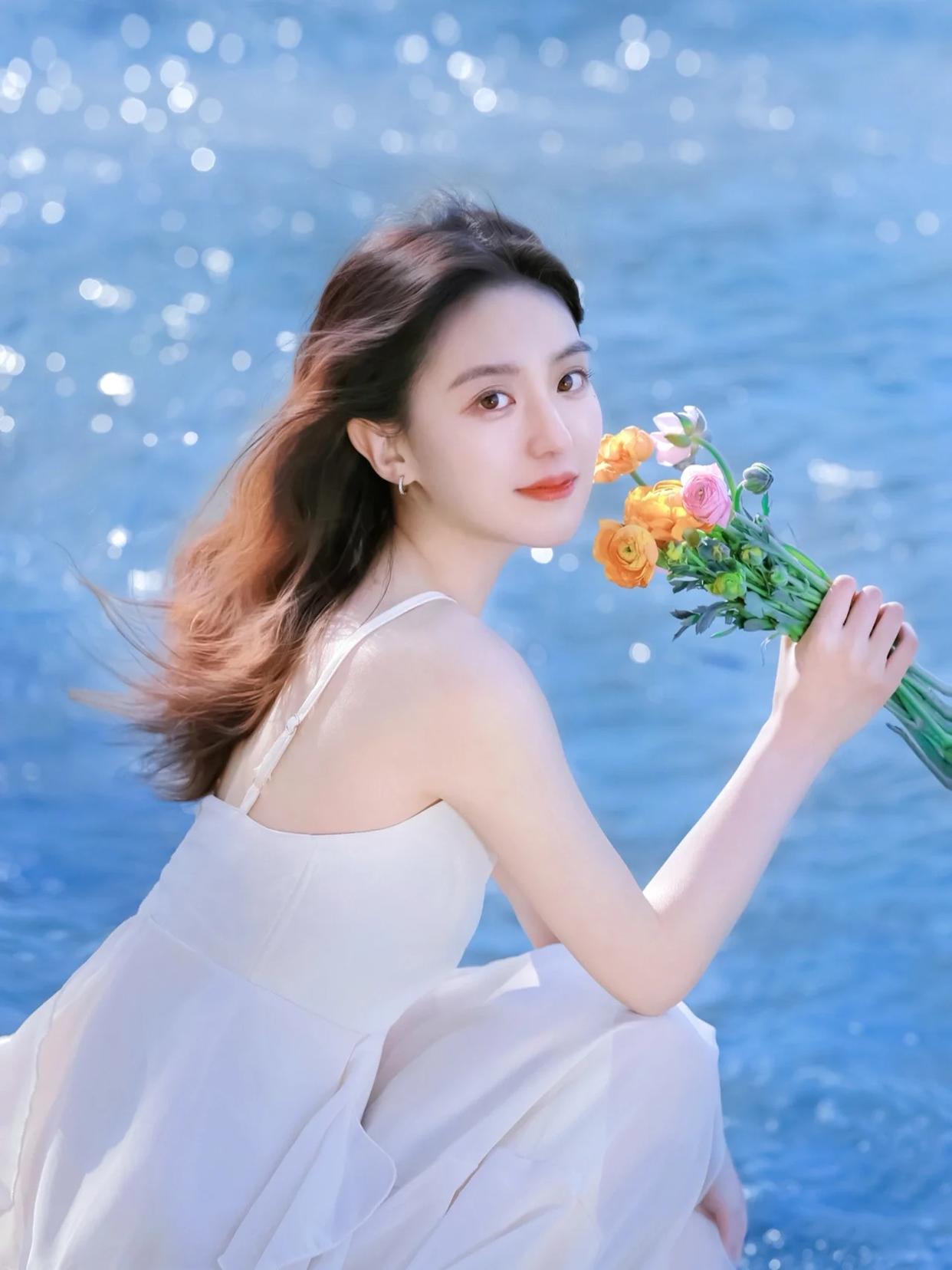 到海边拍人像照,姿势技巧学起来,拍出美美的海边人像很简单