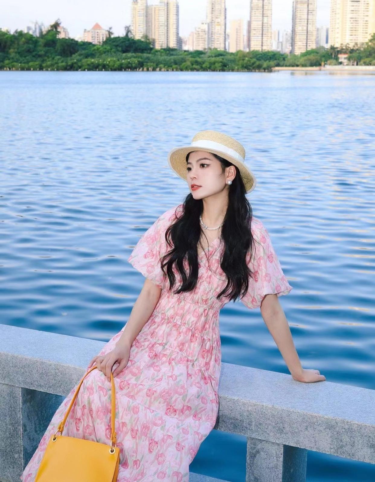 气质姐姐拍美照,收好这7个姿势,拍照落落大方很优雅