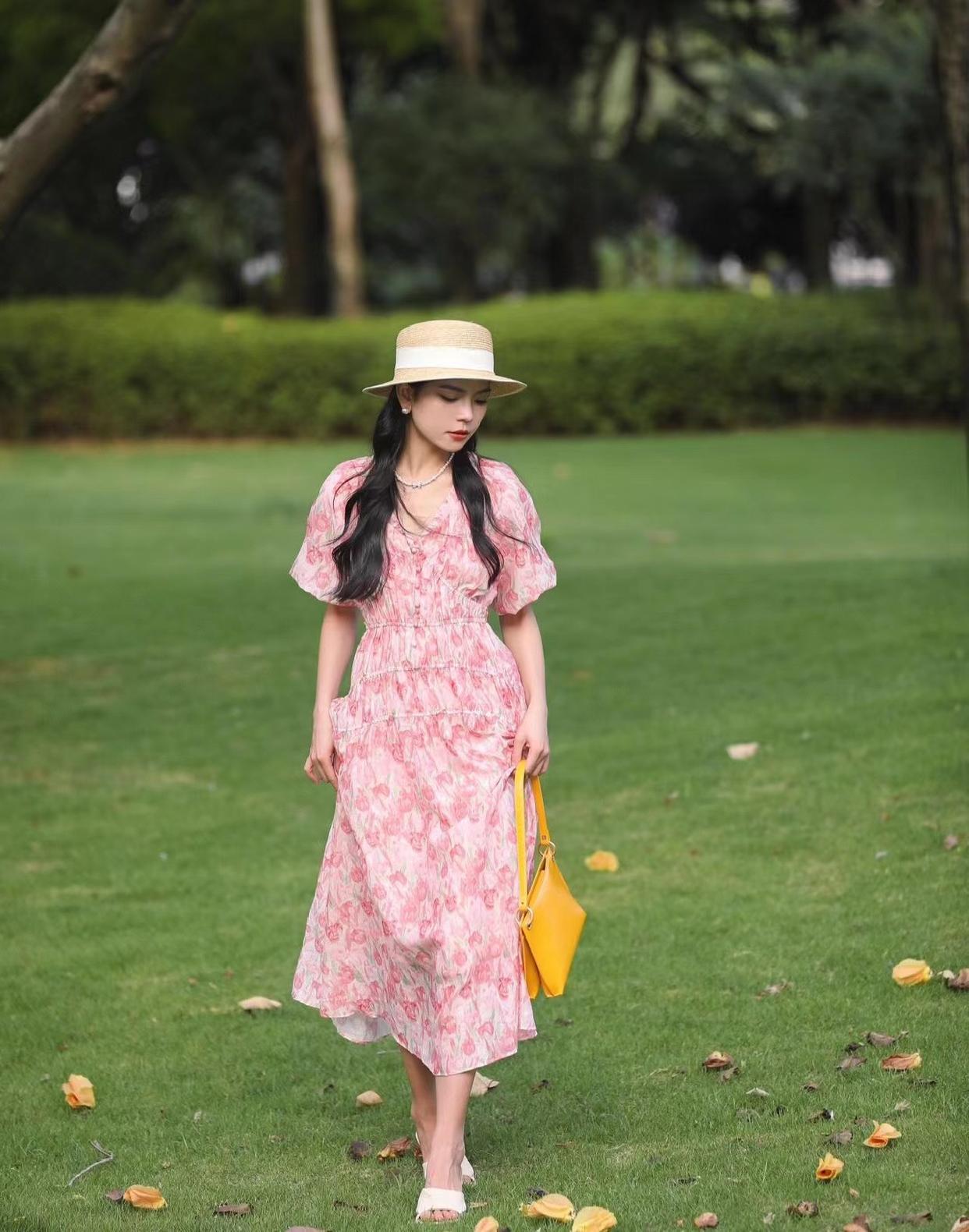 气质姐姐拍美照,收好这7个姿势,拍照落落大方很优雅