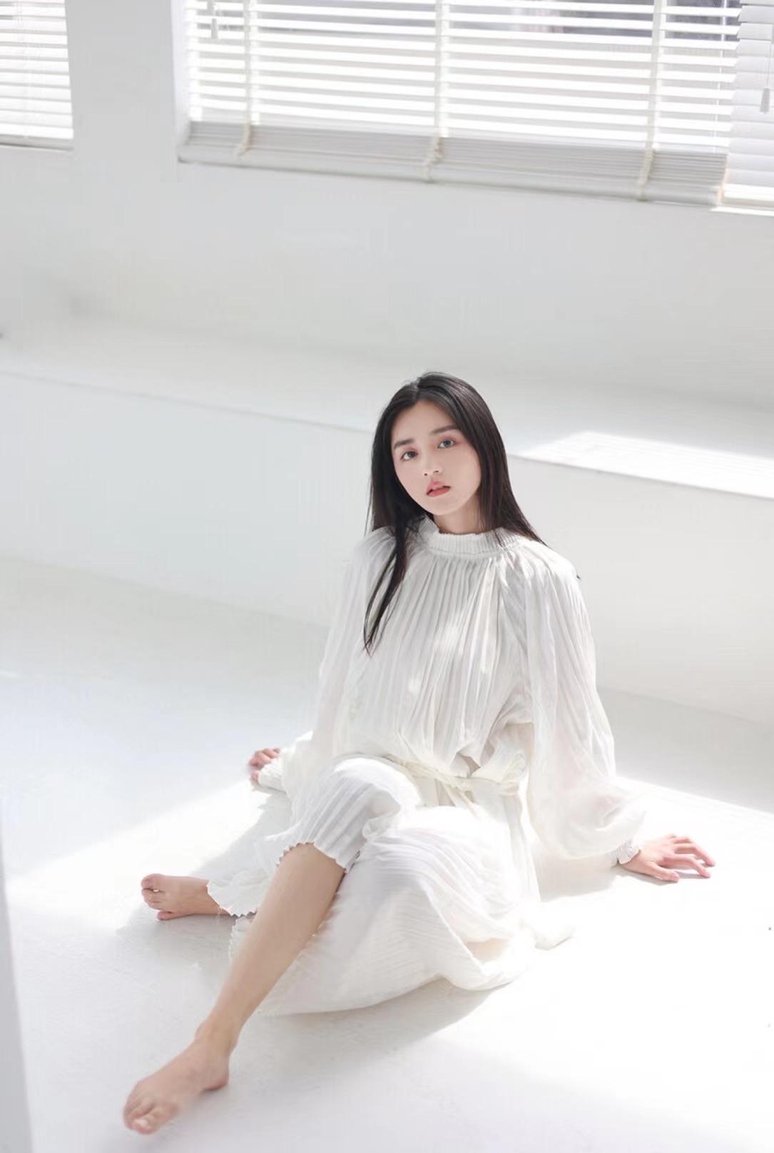 室内室外想拍好看的照片?这些摄影技巧要学会,姿势优美仁像漂亮