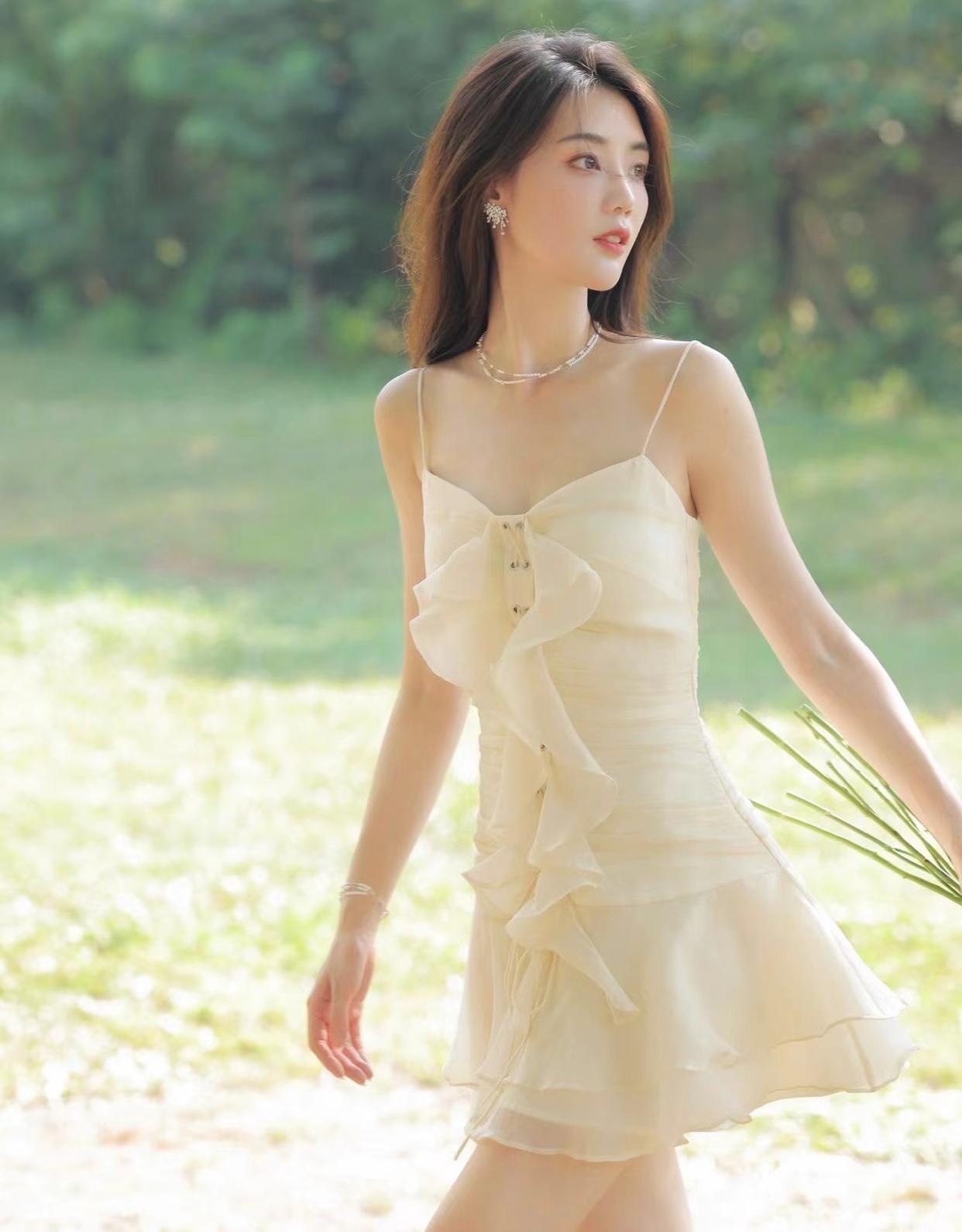 室内室外想拍好看的照片?这些摄影技巧要学会,姿势优美仁像漂亮