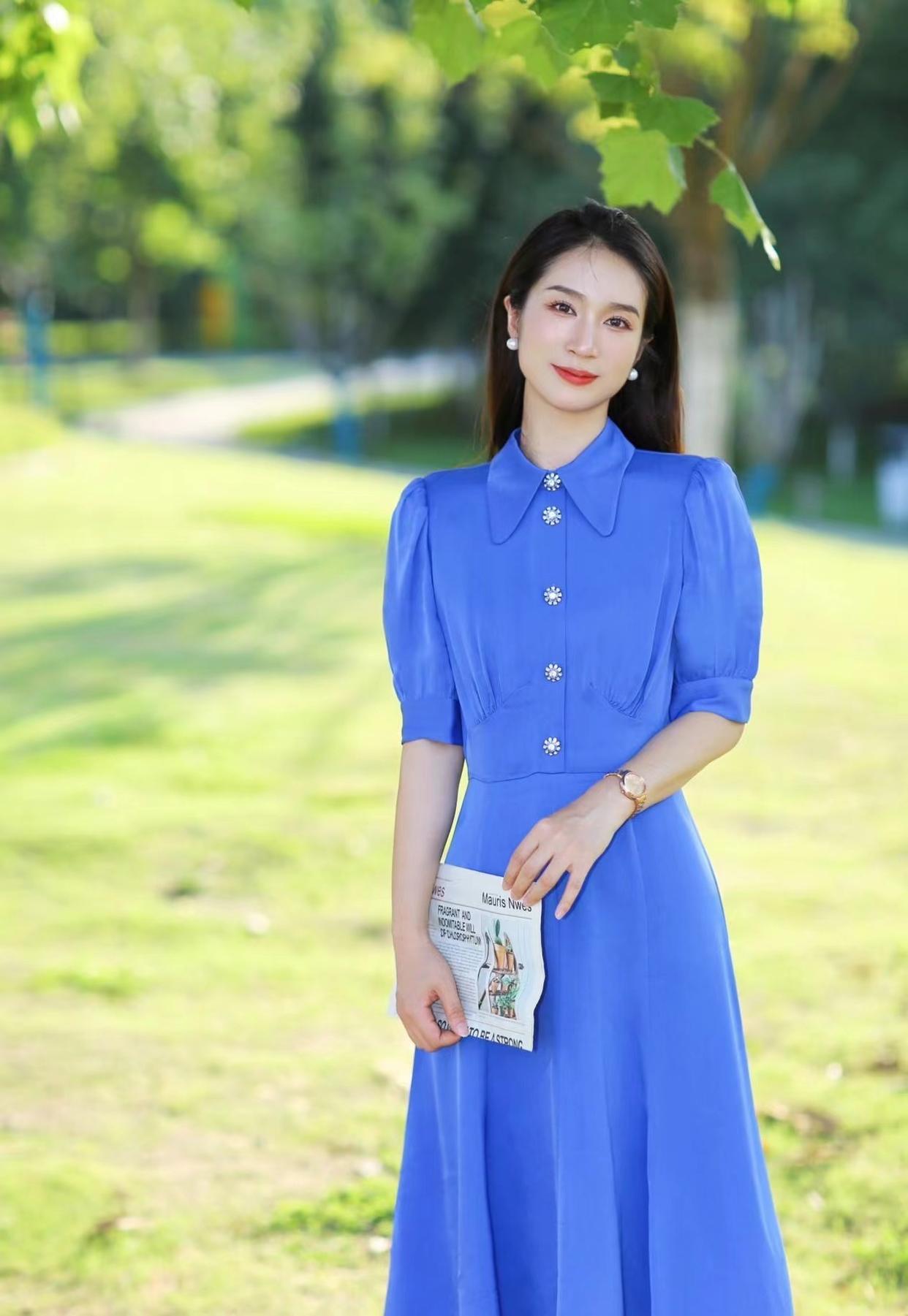 气质姐姐拍美照,收好这7个姿势,拍照落落大方很优雅