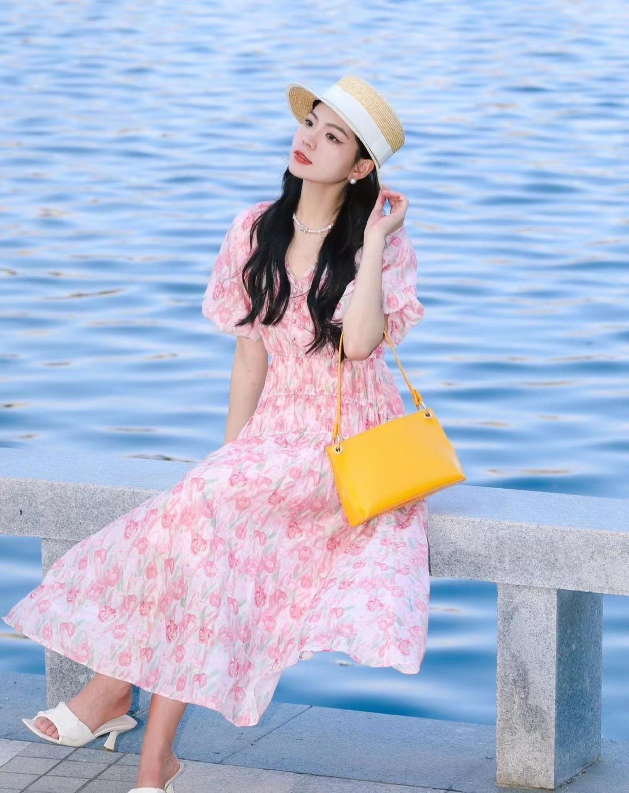 气质姐姐拍美照,收好这7个姿势,拍照落落大方很优雅