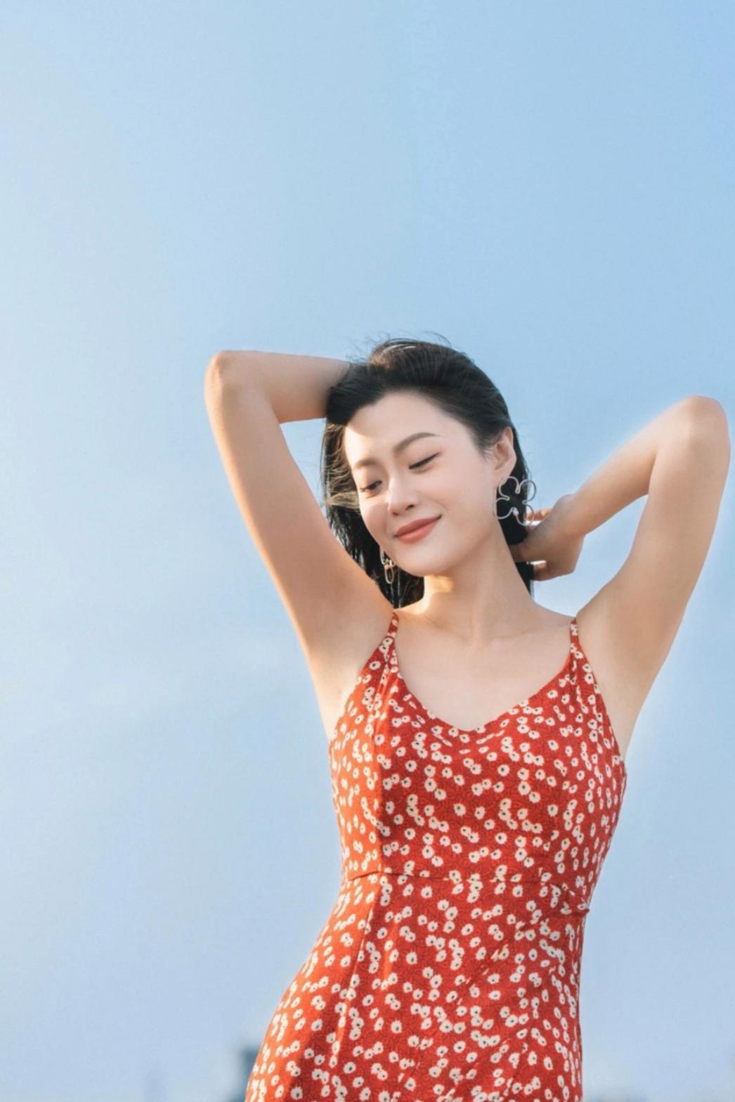 拍照好看的手部动作不能少,8个动作,气质漂亮又上镜