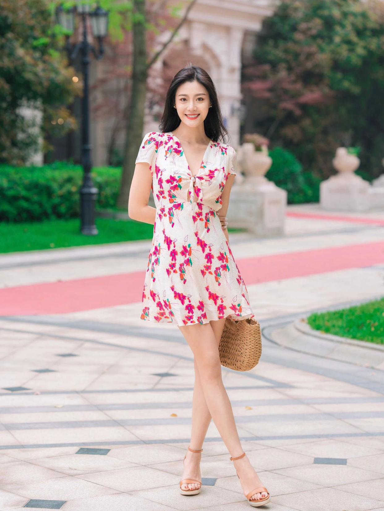 拍苗条显高的照片,记住这些摄影技巧,人像漂亮身材好