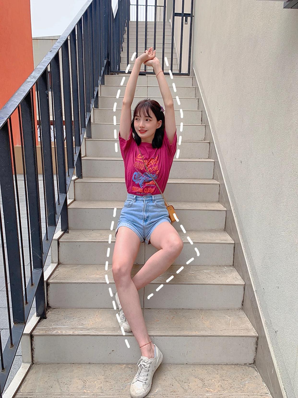 超全楼梯拍照姿势,收好这份拍摄攻略,拍出好身材大长腿