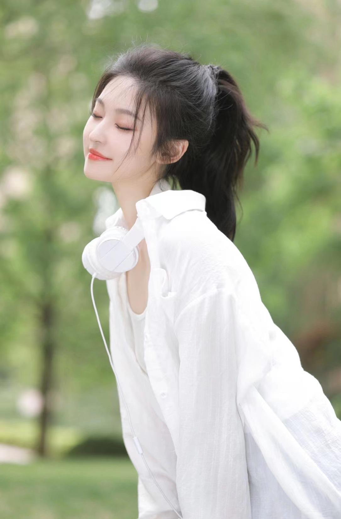 女生夏天拍美照,记住以下拍摄法则,拍照显瘦自然很好看