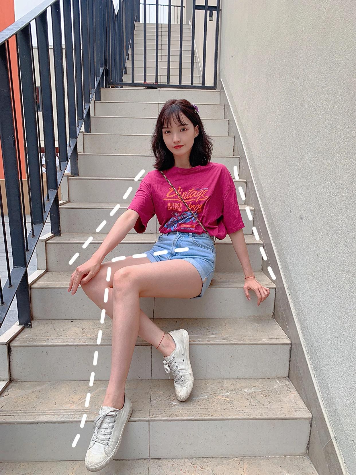 超全楼梯拍照姿势,收好这份拍摄攻略,拍出好身材大长腿