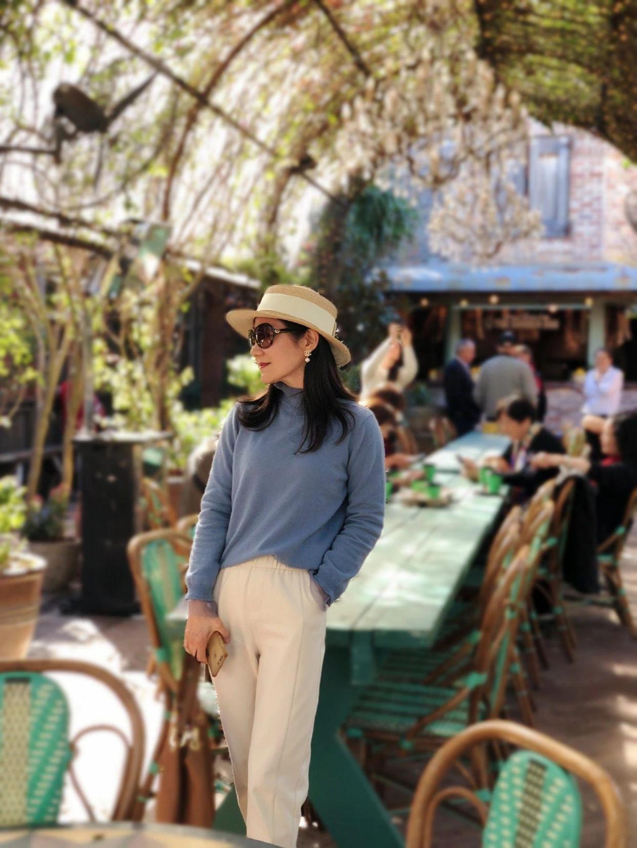 中年女士拍照姿势推荐,8个姿势必须掌握,拍照自然有气质