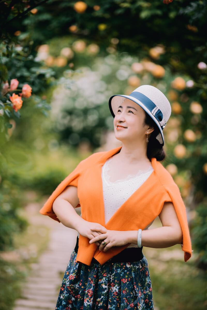 中年女士拍照姿势推荐,8个姿势必须掌握,拍照自然有气质