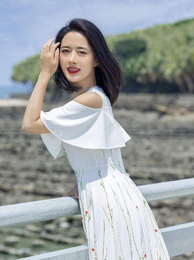 中年女士拍照姿势推荐,8个姿势必须掌握,拍照自然有气质