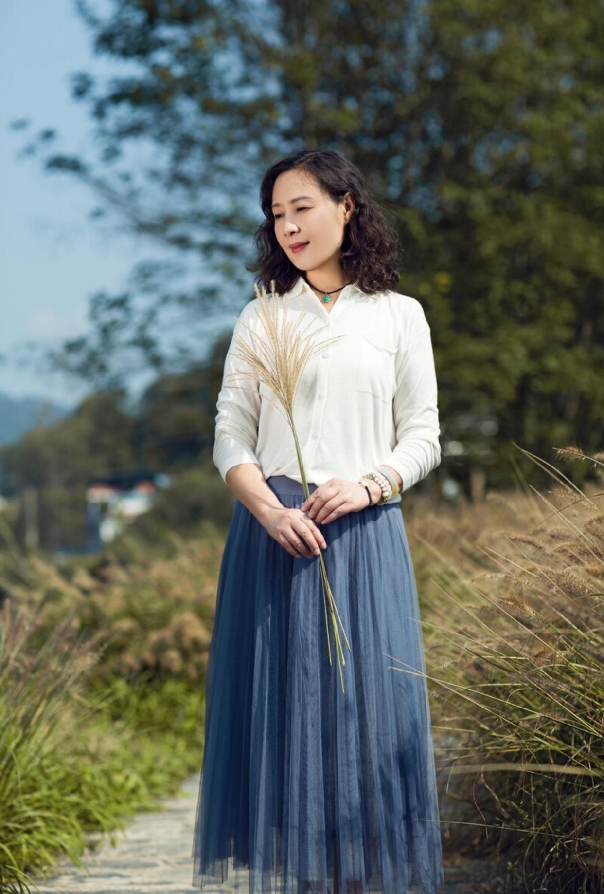 中年女士拍照姿势推荐,8个姿势必须掌握,拍照自然有气质