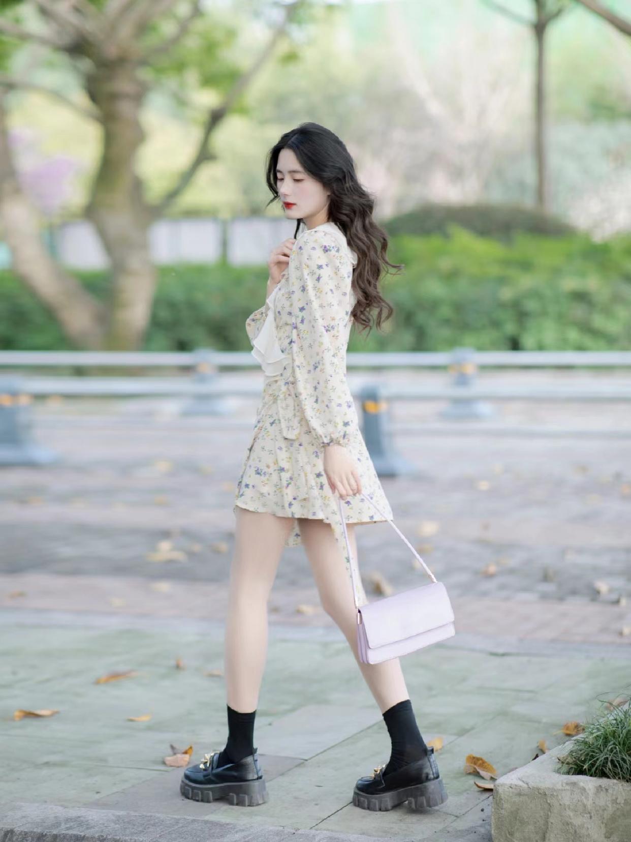 穿裙子拍照,这9个简单实用的拍摄要点,拍照简约高级很好看