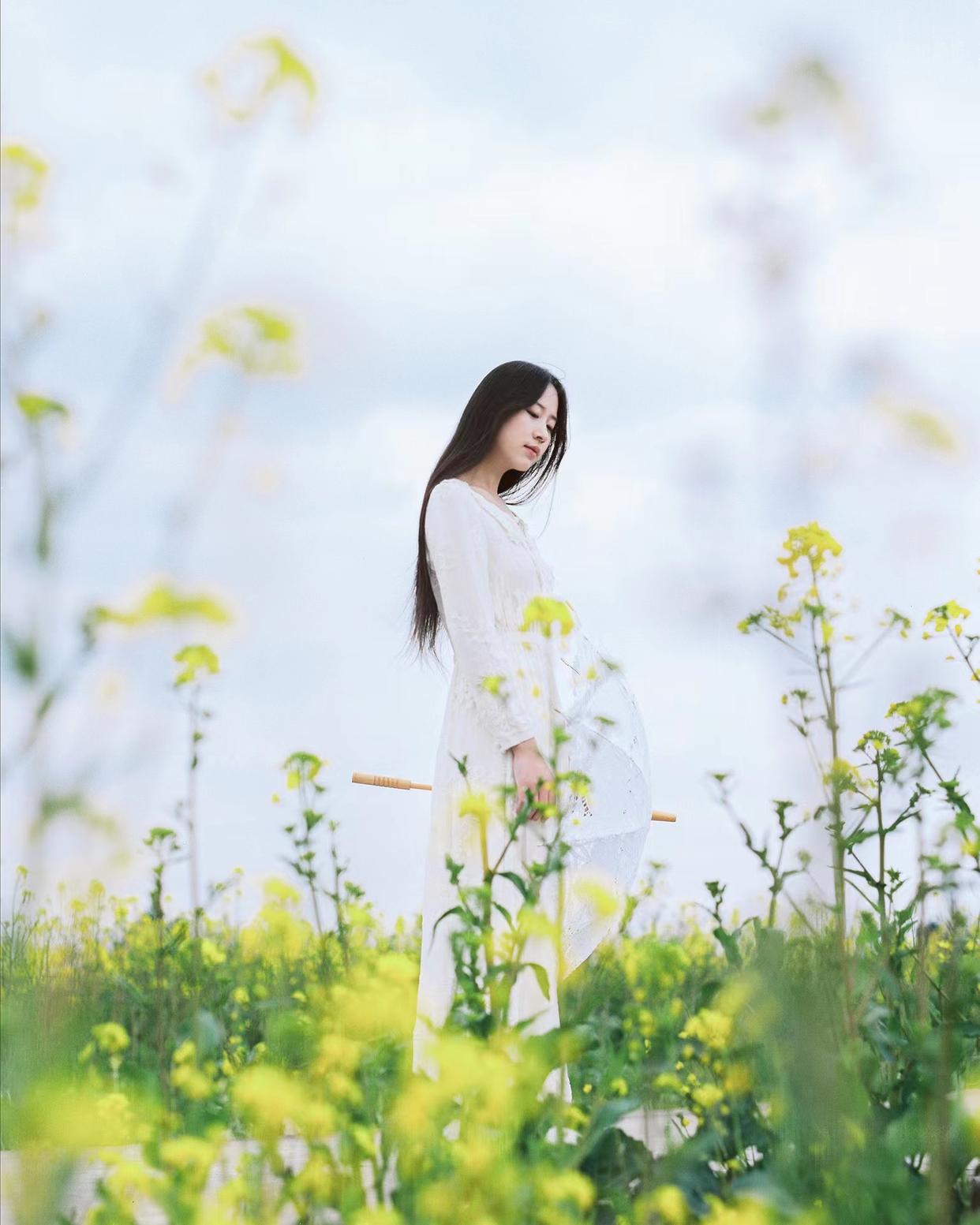 不懂怎么拍油菜花人像,学习10个技巧,人美画面也有氛围感