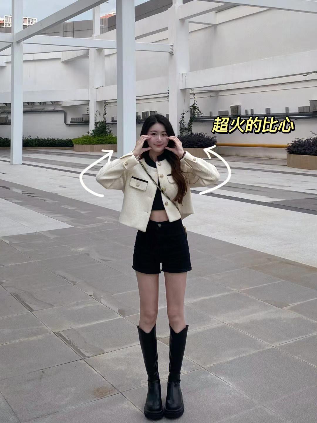 女生拍照,简约不单调的姿势,站姿照这样拍气质又好看