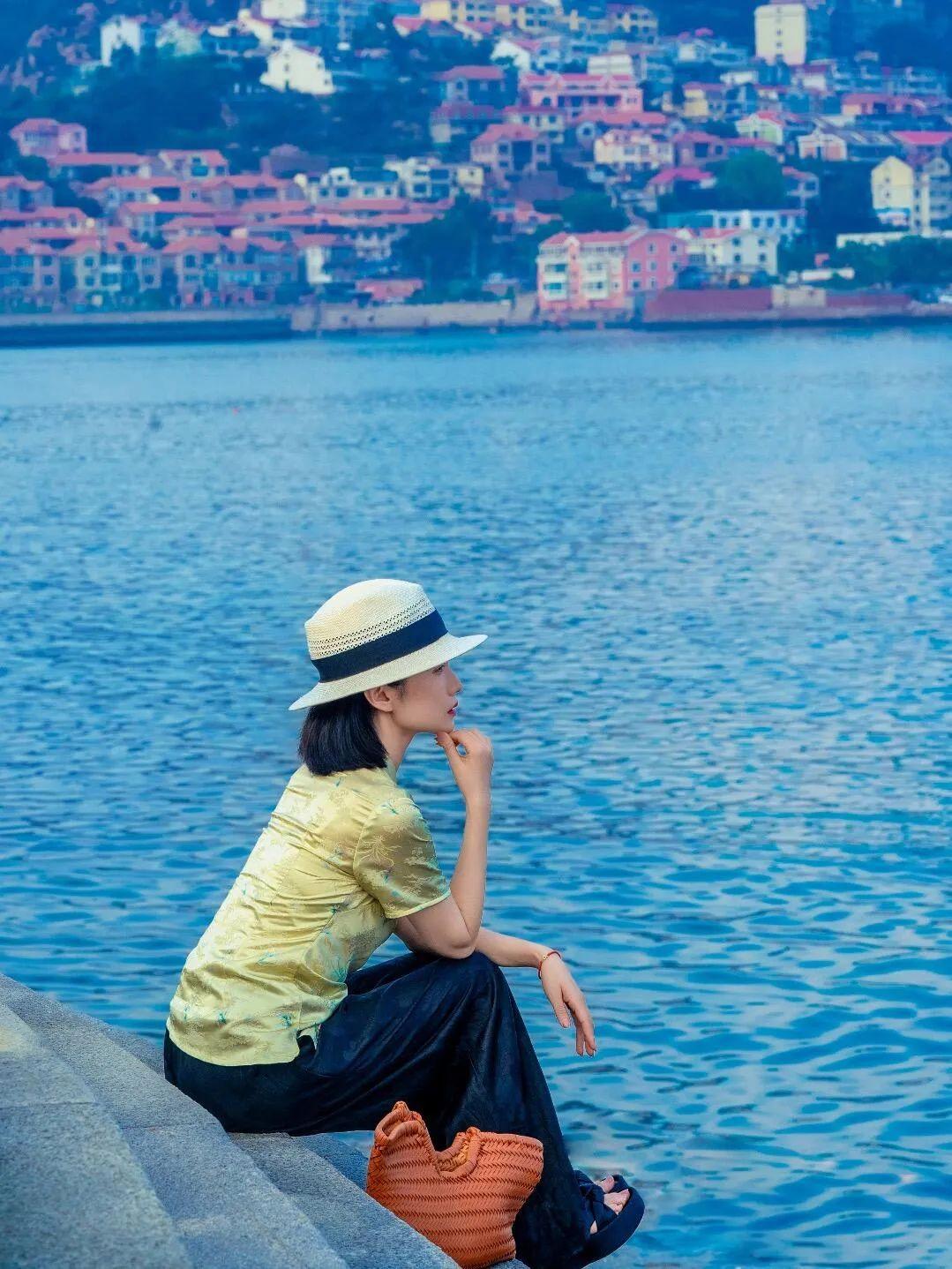 中年女士海边拍照,9个姿势,海边拍照气质优雅,出片又有氛围感