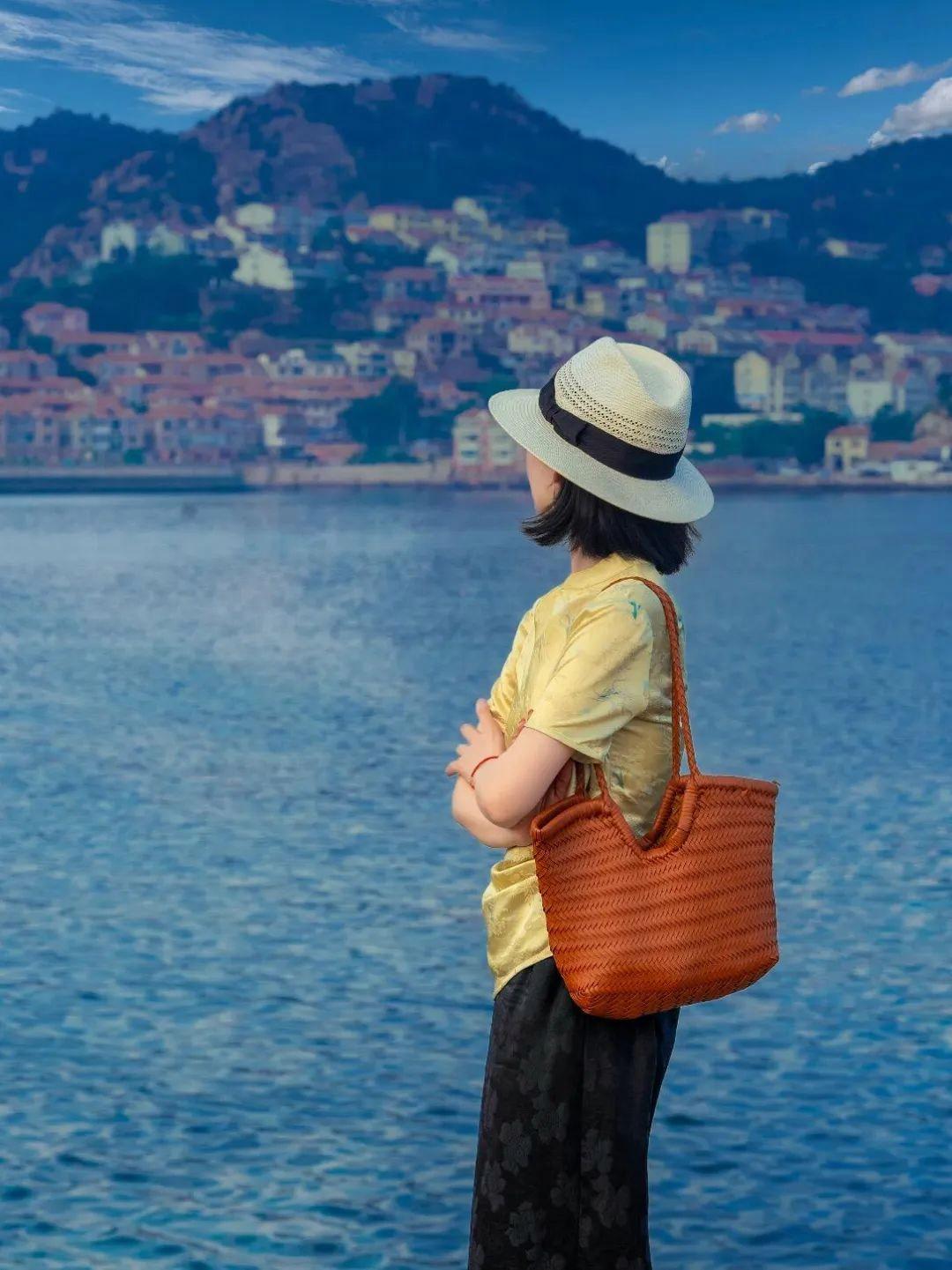 中年女士海边拍照,9个姿势,海边拍照气质优雅,出片又有氛围感