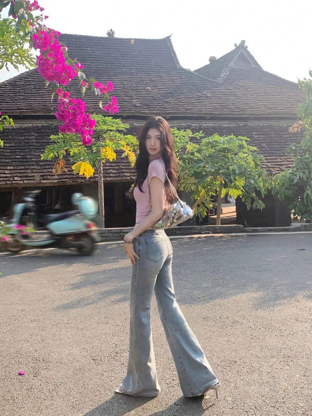 牛仔裤拍全身照,8个姿势,拍照又辣又有气质、显高又显瘦显身材