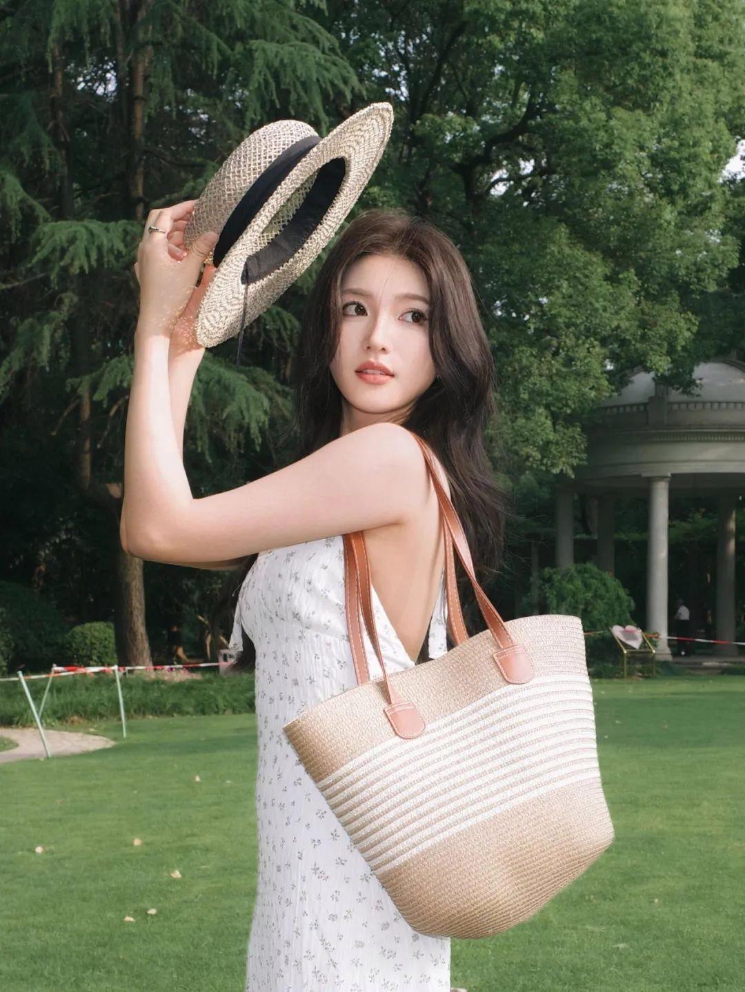 草地、草坪拍照,7个姿势,拍照松弛漂亮,气质好看有生命力