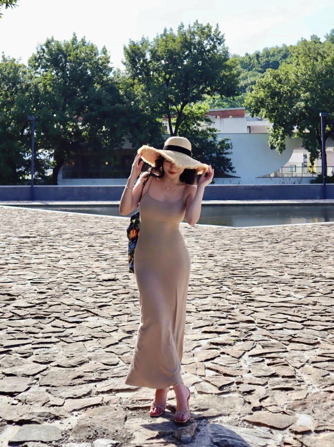 长裙拍照,8个动作,气质迷人有氛围感,上镜出片,显瘦显身材