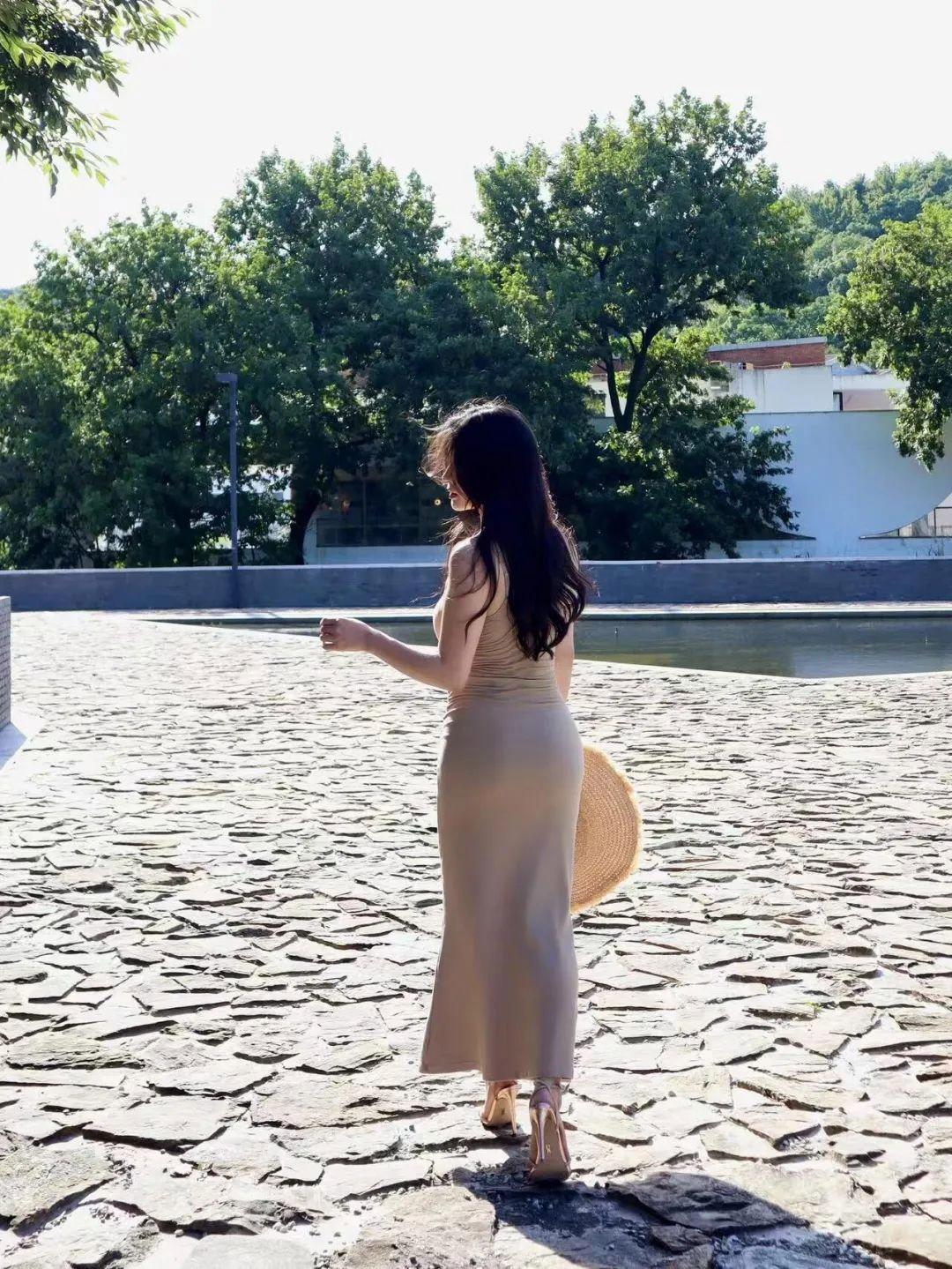 长裙拍照,8个动作,气质迷人有氛围感,上镜出片,显瘦显身材