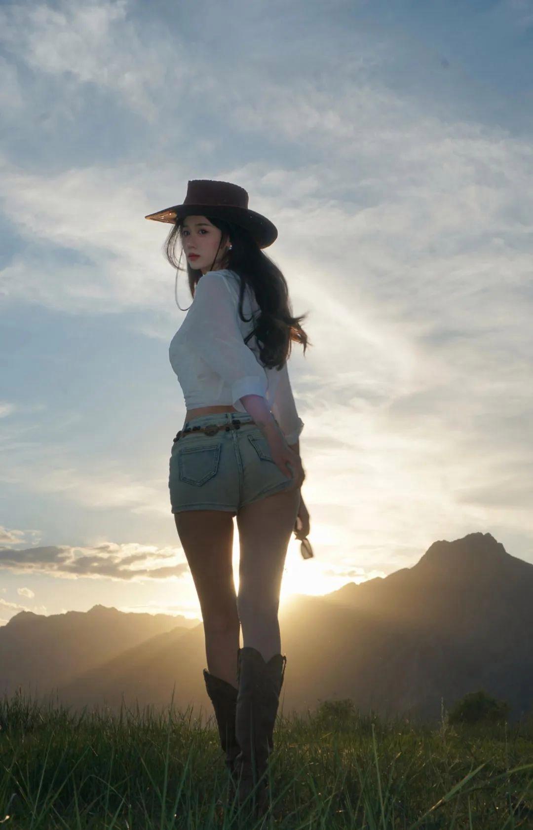 草原拍照收藏起来,一学就会,简单出片有生命力,松弛又漂亮