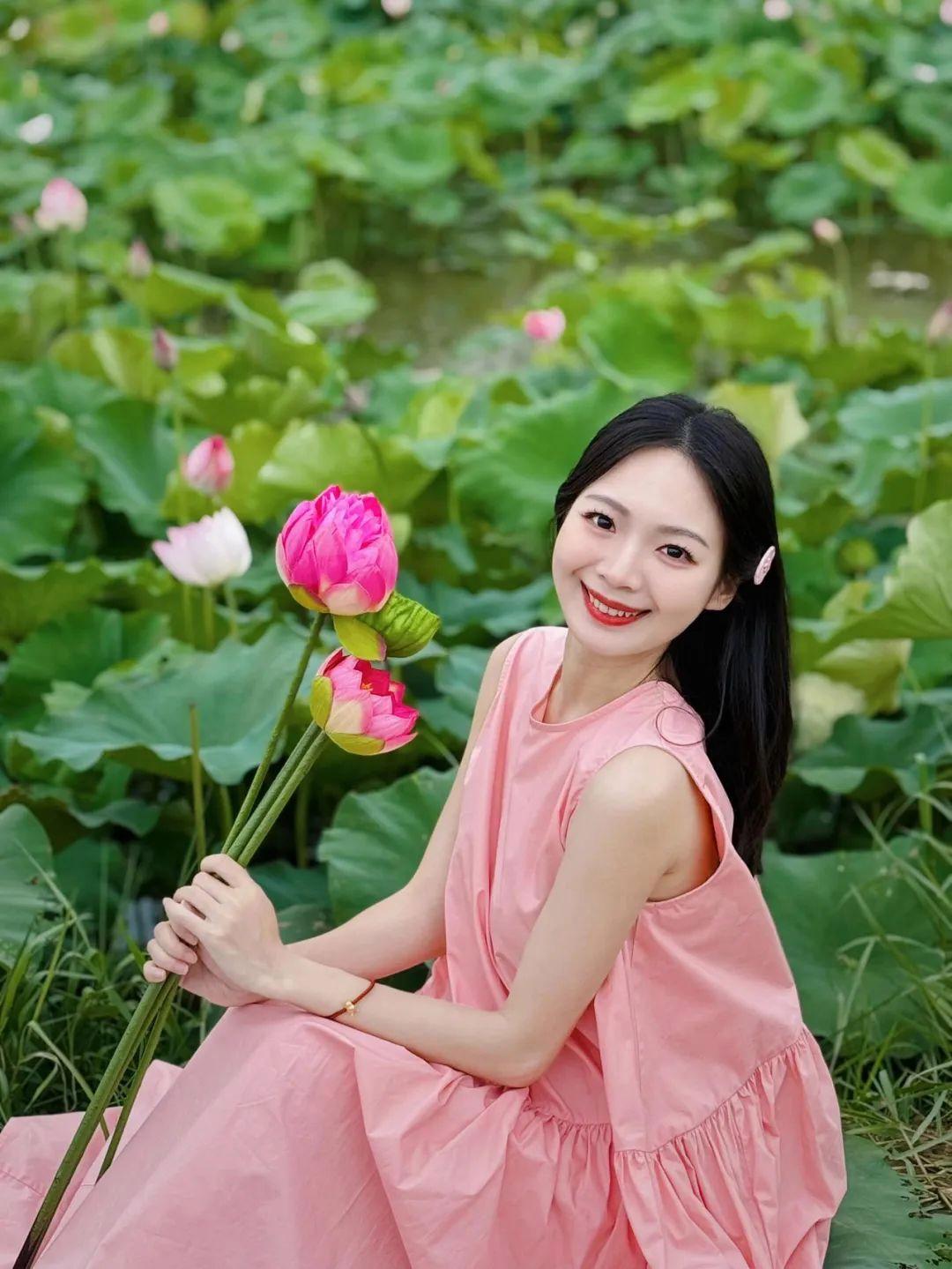 荷花拍照,10个拍照姿势学起来,拍照上镜漂亮、气质又出片