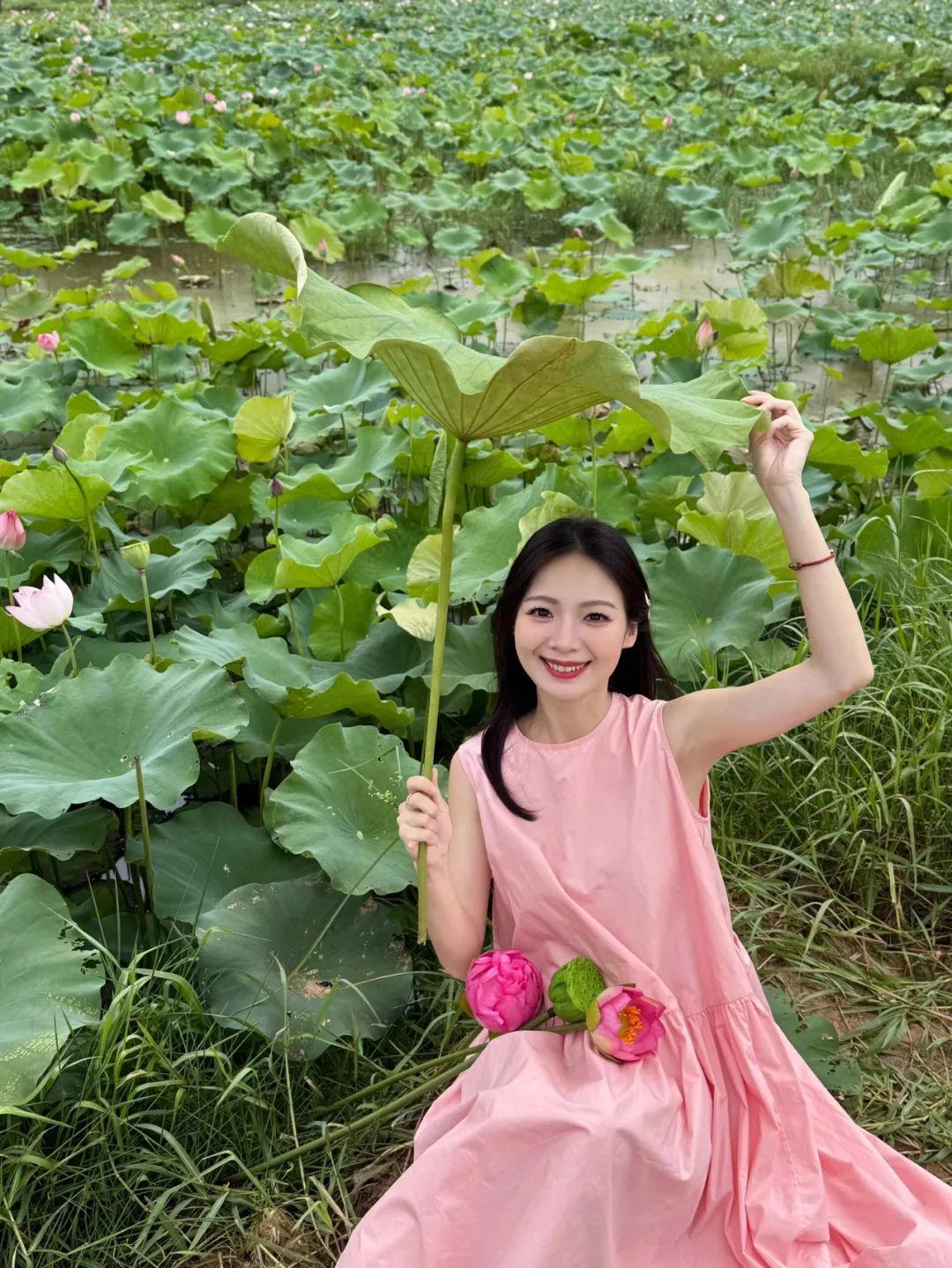 荷花拍照,10个拍照姿势学起来,拍照上镜漂亮、气质又出片