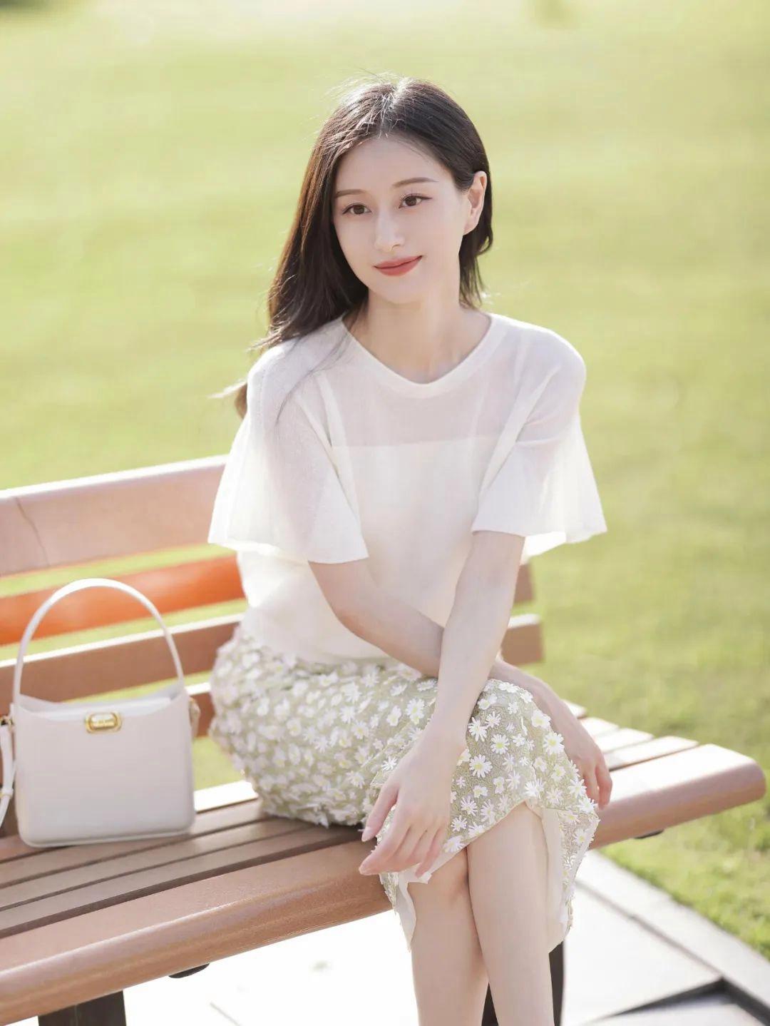 穿裙子拍照,掌握9个拍照技巧,拍照气质优雅,知性大方又漂亮