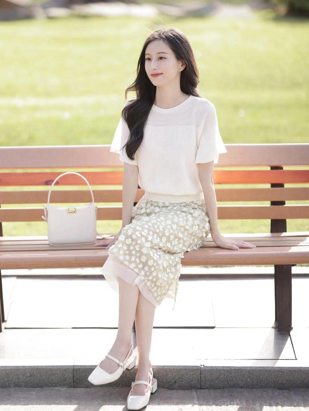 穿裙子拍照,掌握9个拍照技巧,拍照气质优雅,知性大方又漂亮