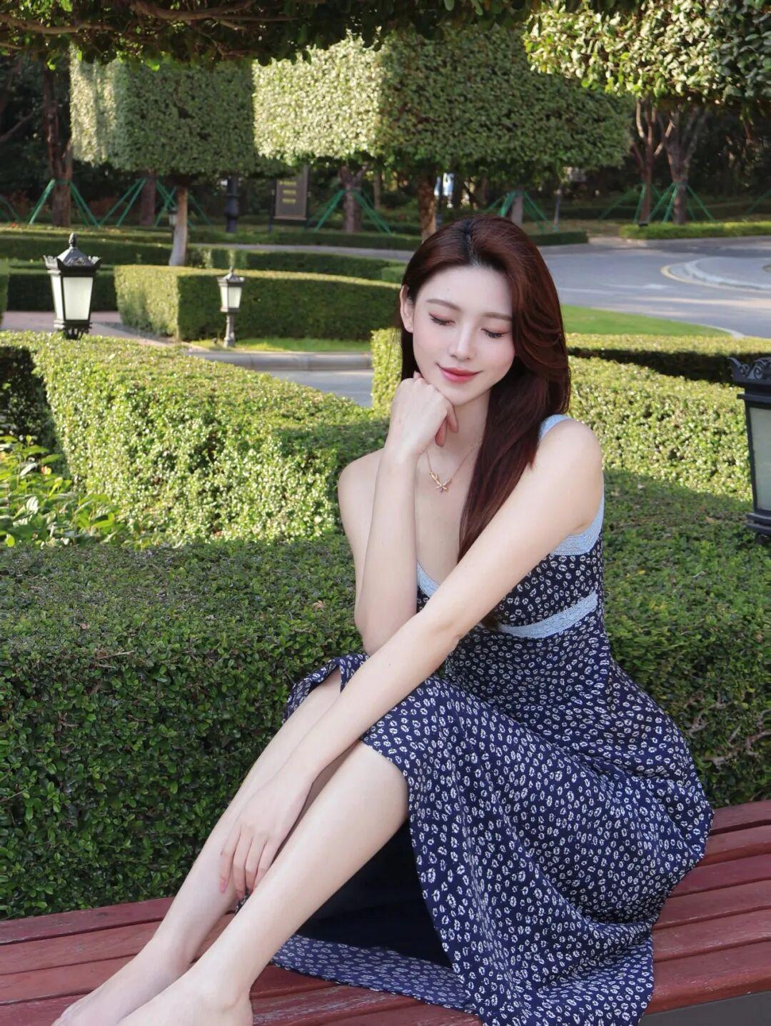 碎花裙子拍照,7个拍照小动作,气质漂亮,温柔大方