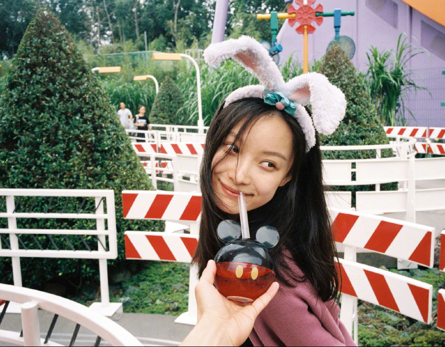 倪妮常用的10个旅行拍照姿势,这样做,拍照美出新高度