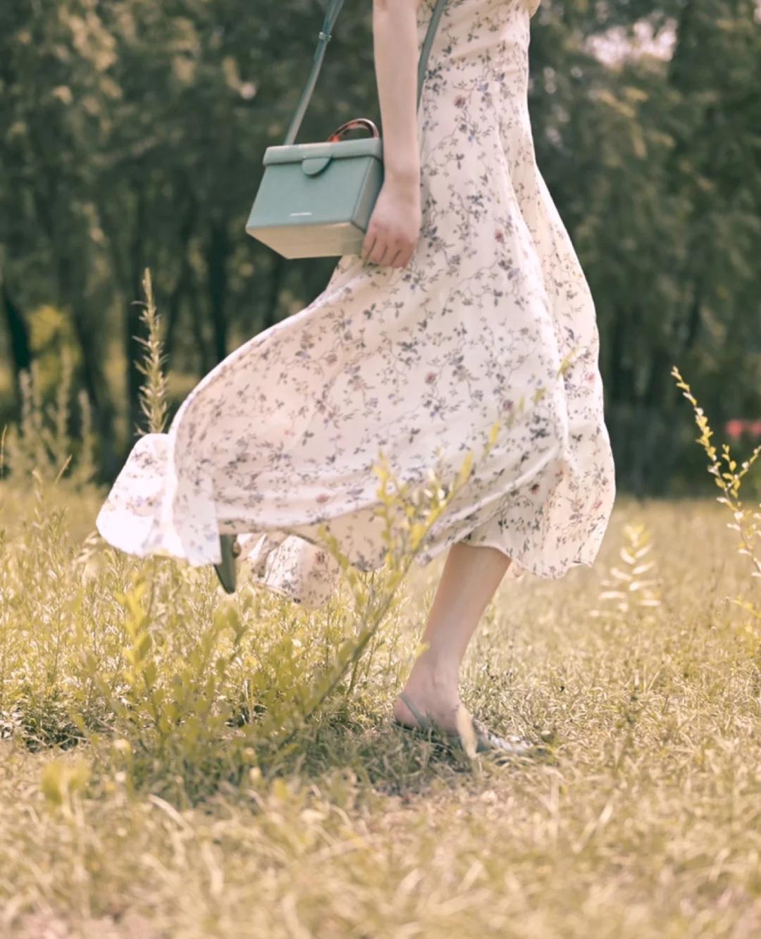 穿着裙子拍美照,9个户外拍摄小技巧,拍出女生的文艺感