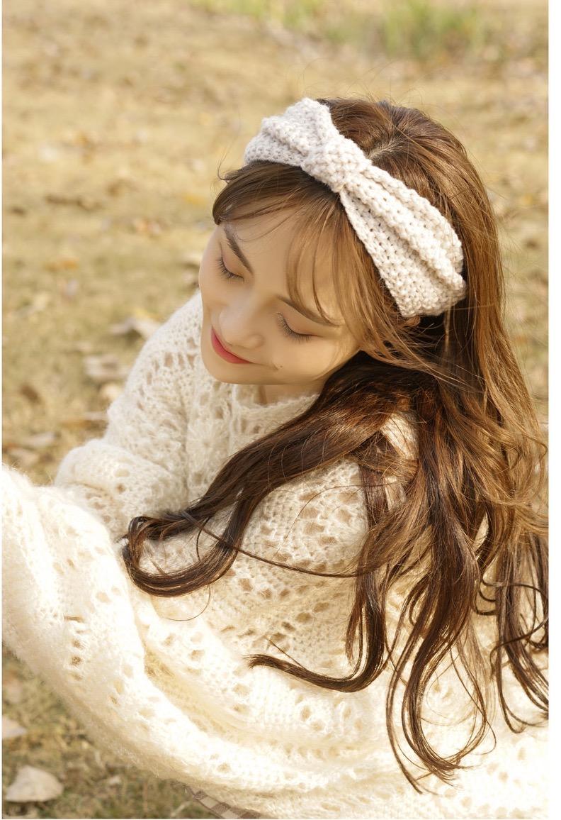 拍照好看的女生最常用的7个姿势,简约又自然,拍照很上镜