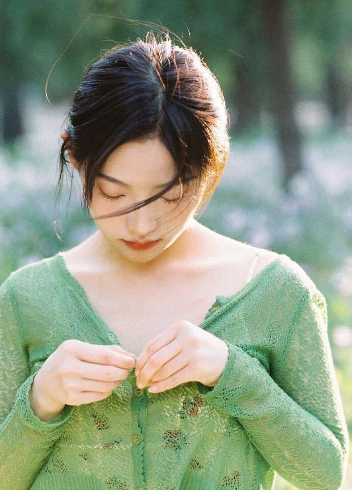 旅行拍摄单人照,可以参照以下拍照姿势技巧,既有美感又很日系风