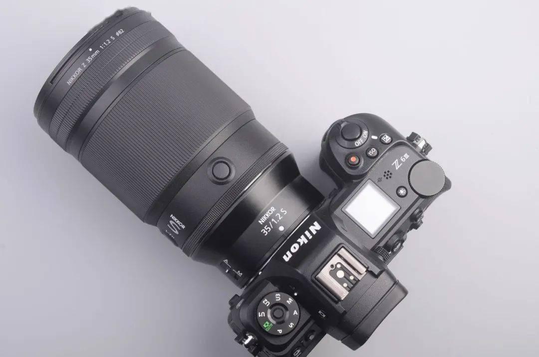 35mm 镜头:初学者的 “难驾驭” 还是 “潜力股”?
