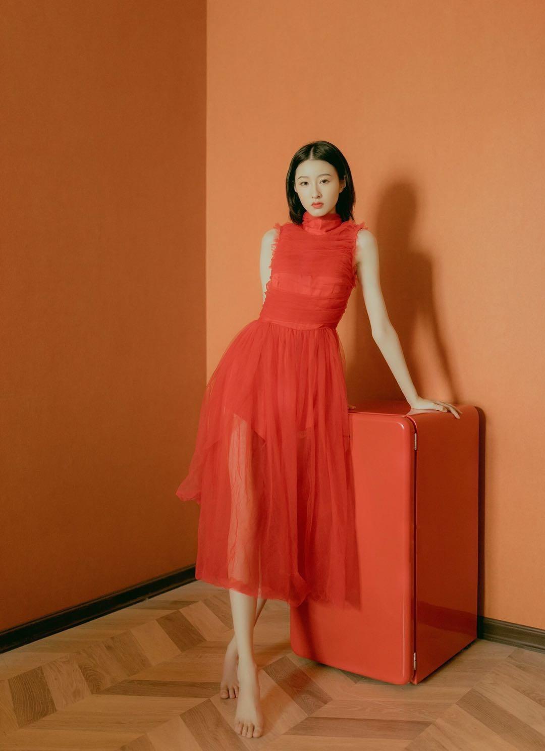 女生通用的9个拍照姿势,旅行时照着拍,让你拒接拍照尴尬