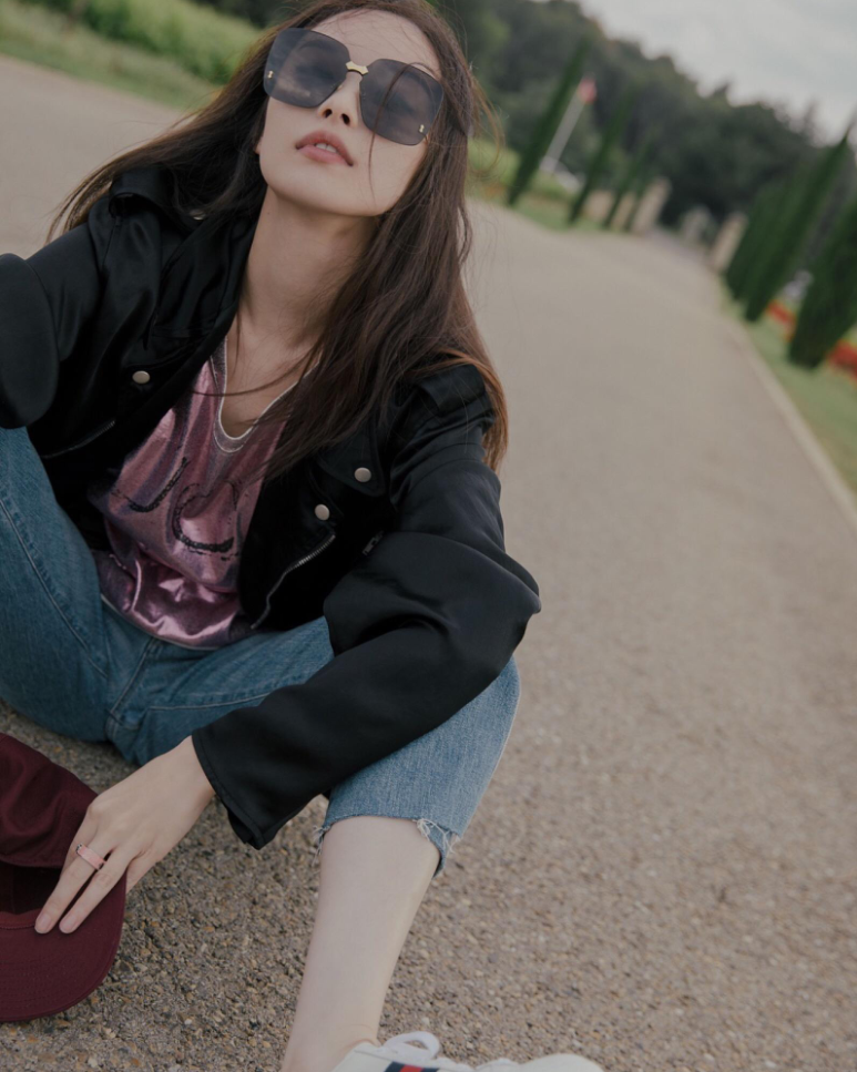 倪妮常用的10个旅行拍照姿势,这样做,拍照美出新高度