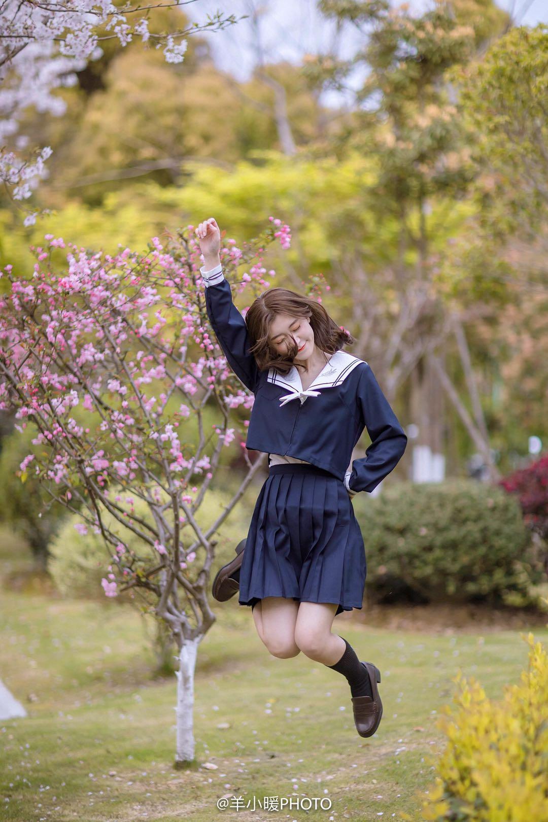 浪漫花季,学会这份花海拍照姿势大全,花海人像也能拍出大片感