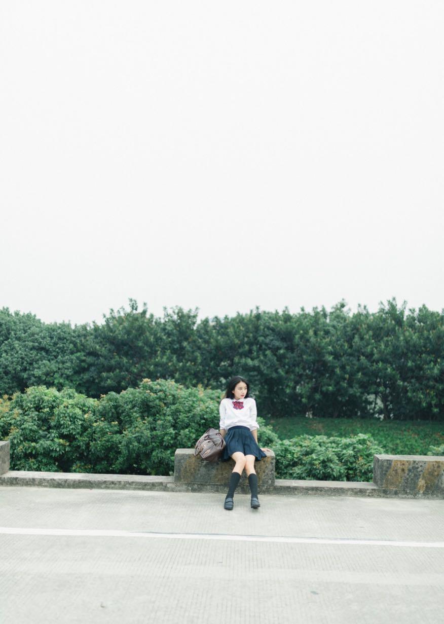 旅拍技巧:路边也想拍美照,不妨试试这8个拍照姿势