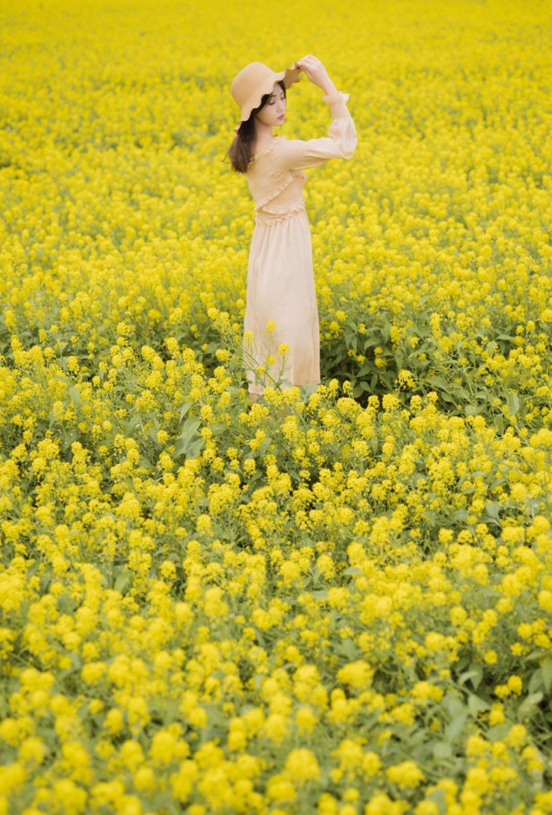 花海拍摄人像常用的7个姿势,都很简单易学,怎么拍都好看