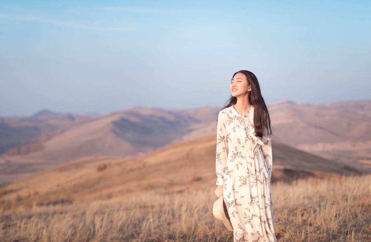 户外人像如何拍得出彩?教你7个摆姿和技巧,拍唯美大片必备