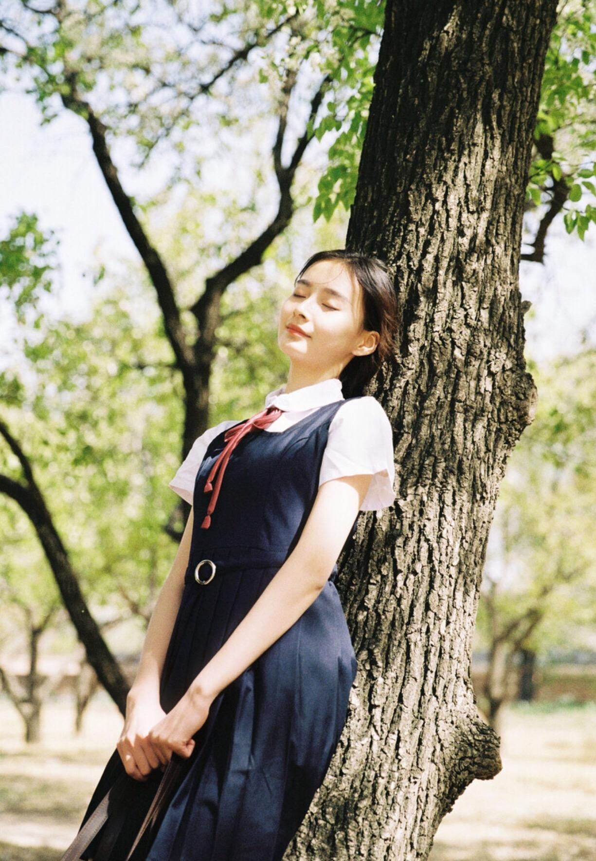 从不会摆拍到拍照达人,拍照姿势可参考这7个,拍照又好看又自然