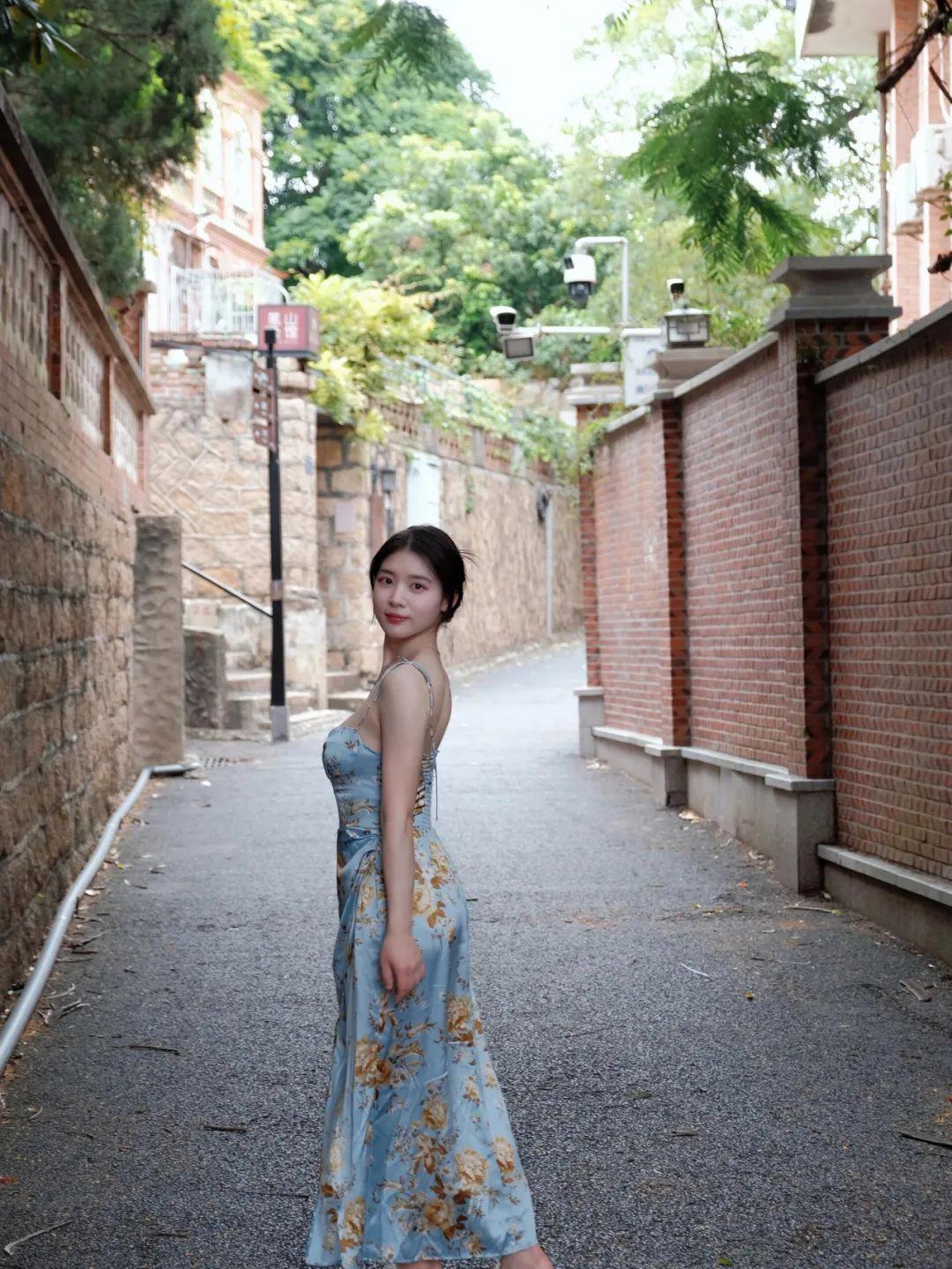 穿裙子拍照,都去这么拍,温柔漂亮,气质迷人又出片