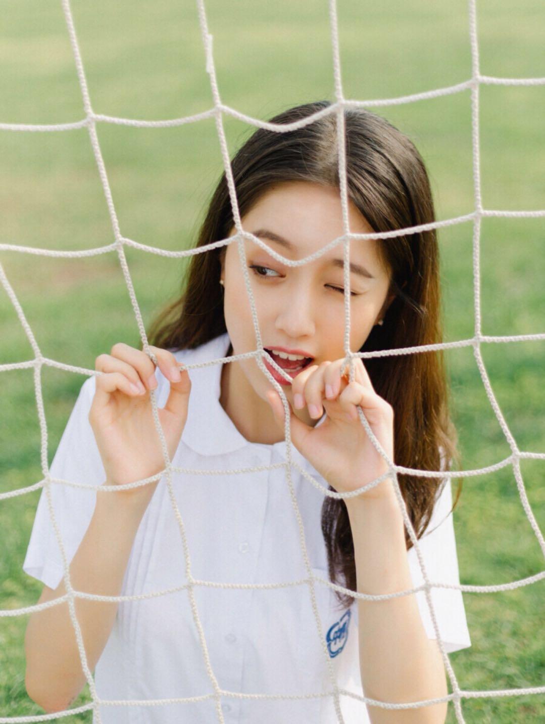 简单易学,一看就会的7个拍照姿势,教你拍出自然好看的人像照