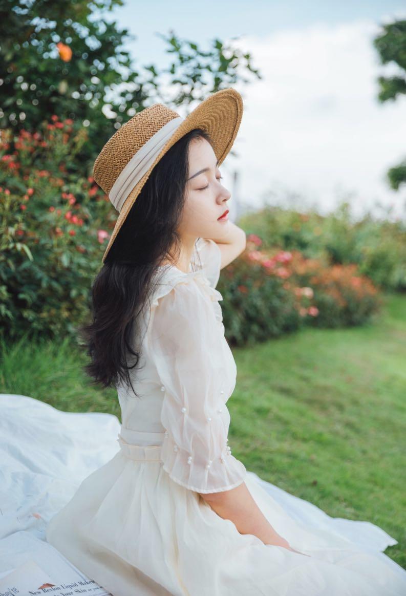 花丛拍摄人像照的7个通用姿势,学起来,怎么拍都好看